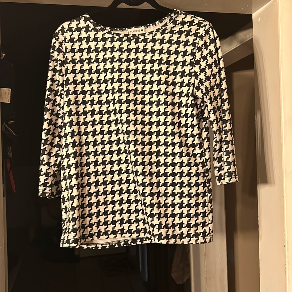 Nuggles top